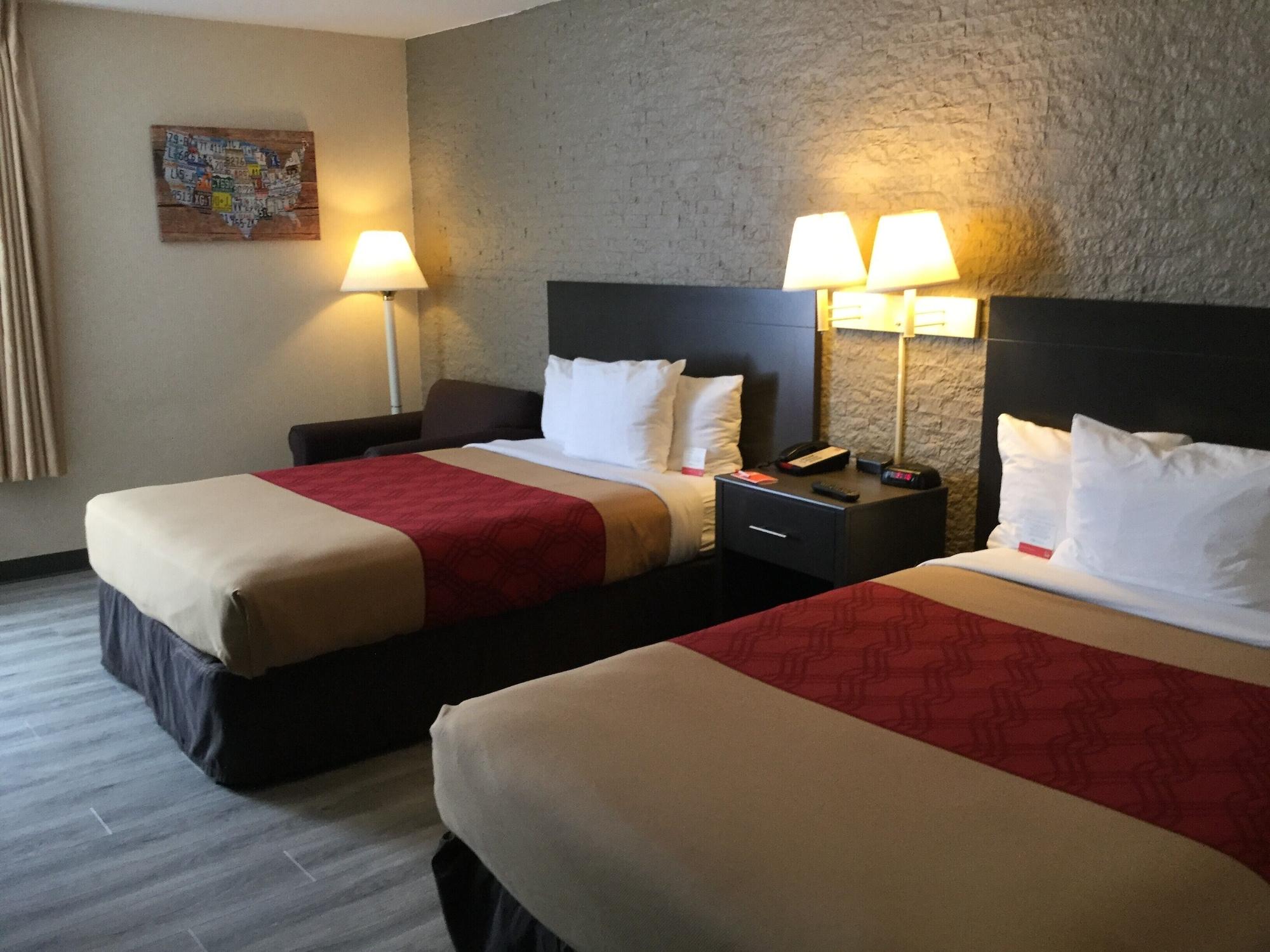 Econo Lodge Metro Арлингтън Екстериор снимка