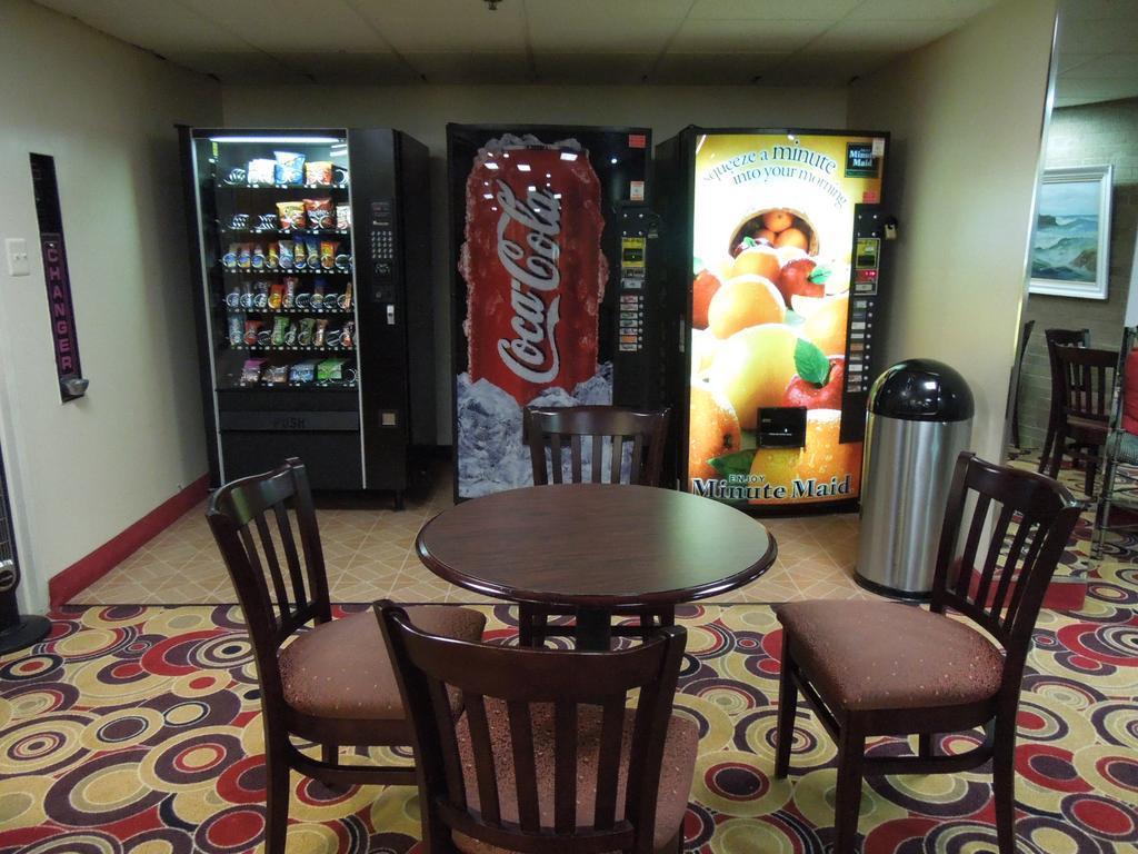 Econo Lodge Metro Арлингтън Екстериор снимка