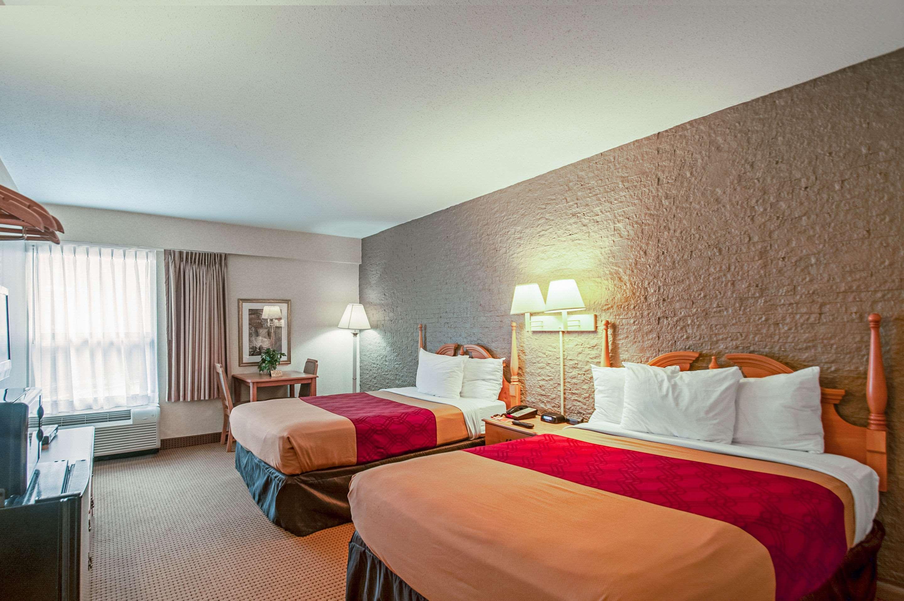 Econo Lodge Metro Арлингтън Екстериор снимка
