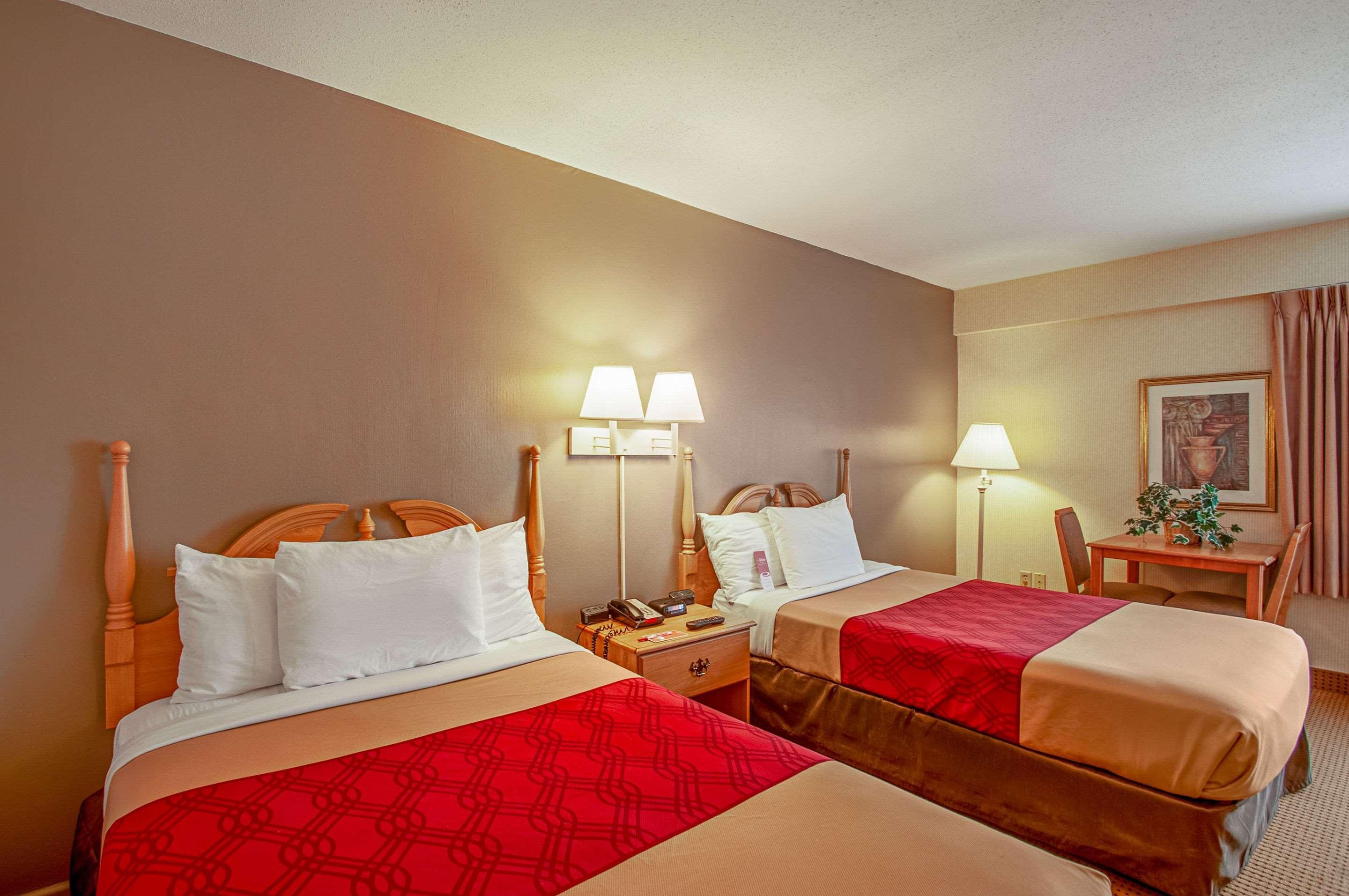 Econo Lodge Metro Арлингтън Екстериор снимка