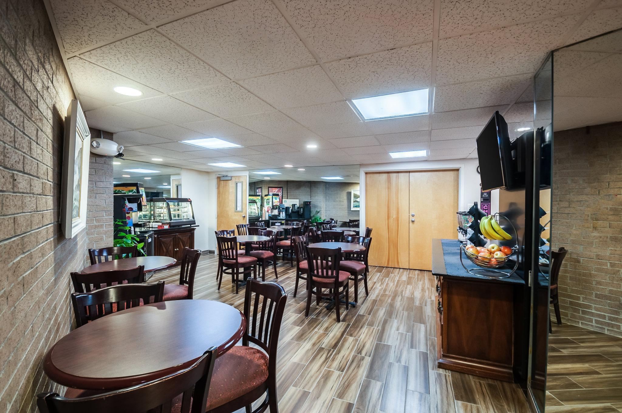 Econo Lodge Metro Арлингтън Екстериор снимка