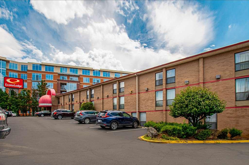 Econo Lodge Metro Арлингтън Екстериор снимка
