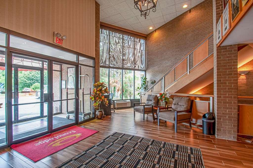 Econo Lodge Metro Арлингтън Интериор снимка